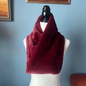 Renato Balestra burgundy faux fur infinity scarf EUC